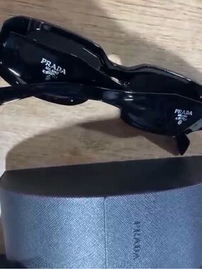 Glossy Black Oval Logo Sunglasses